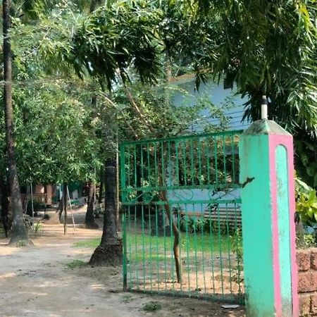 Hotel Royal Leelas Inn Kashid Exterior photo