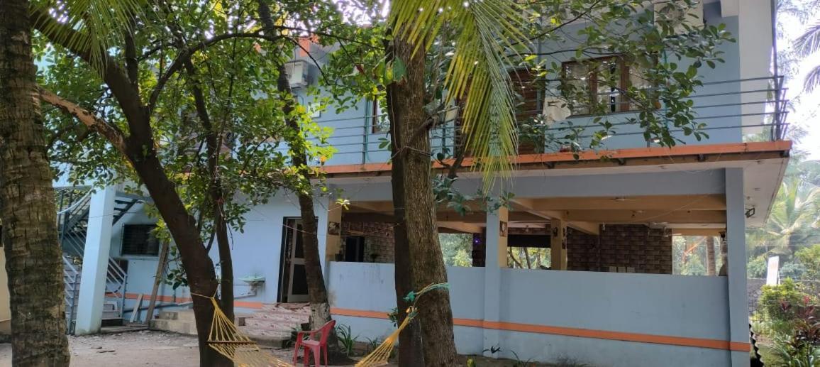 Hotel Royal Leelas Inn Kashid Exterior photo